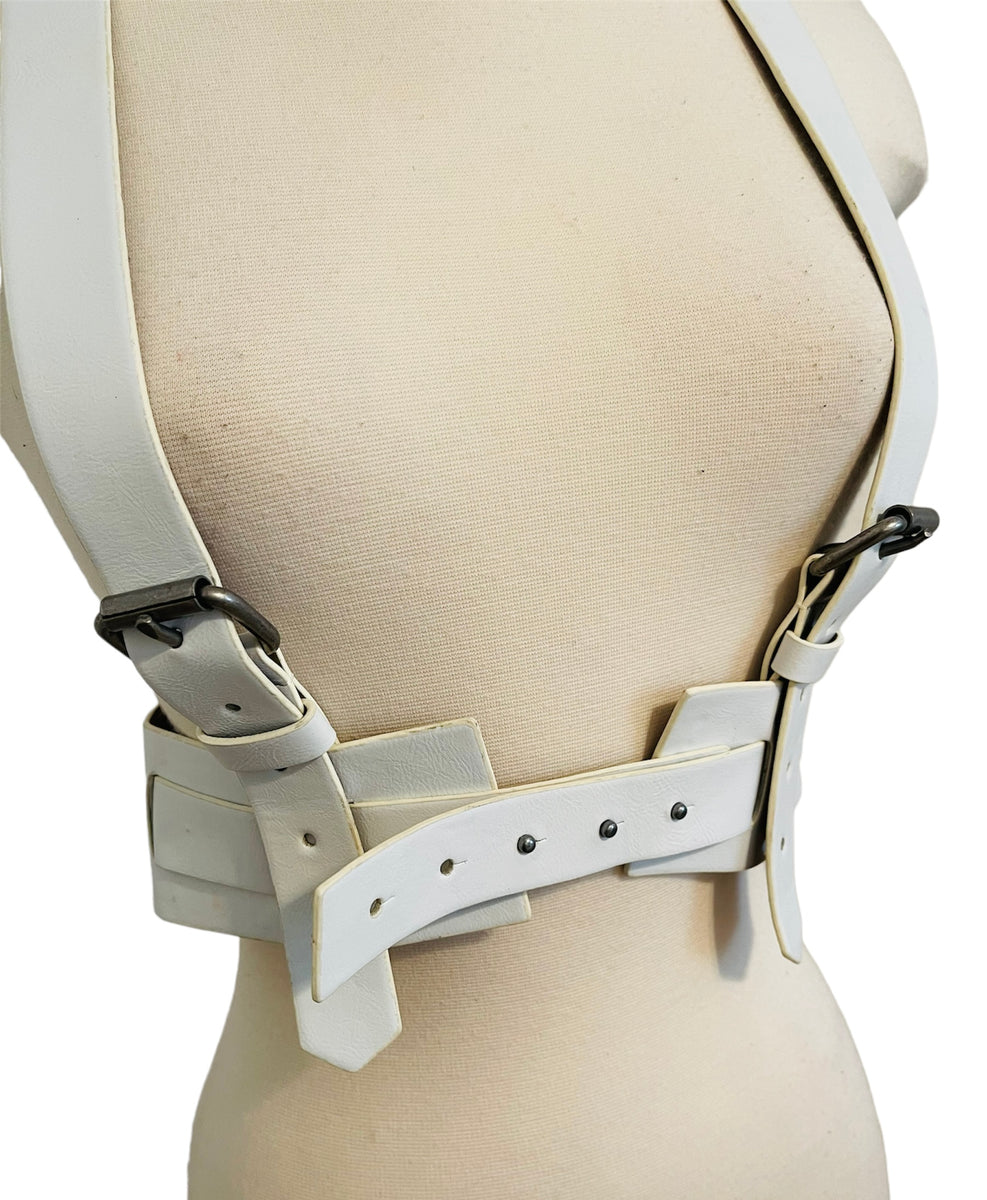 BCBG White Leather Harness Waist Belt Sz sm – Wopsters Closet display picture 1