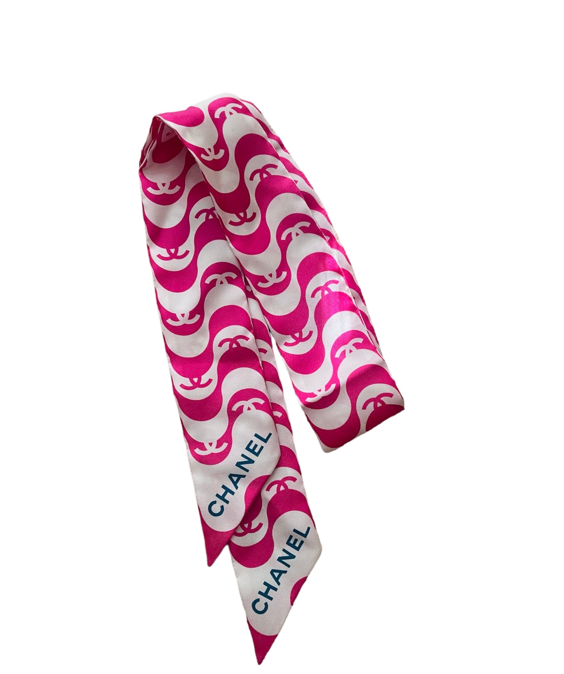 【CHANEL】24P CC Logo Signature Printed Silk Twilly Bandeau Chanel Pink Logo Silk Twilly Bandeau Scarf – Wopsters Closet