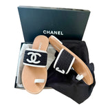 Chanel Raffia Black /White CC Logo Toe Ring Sandals Sz 38