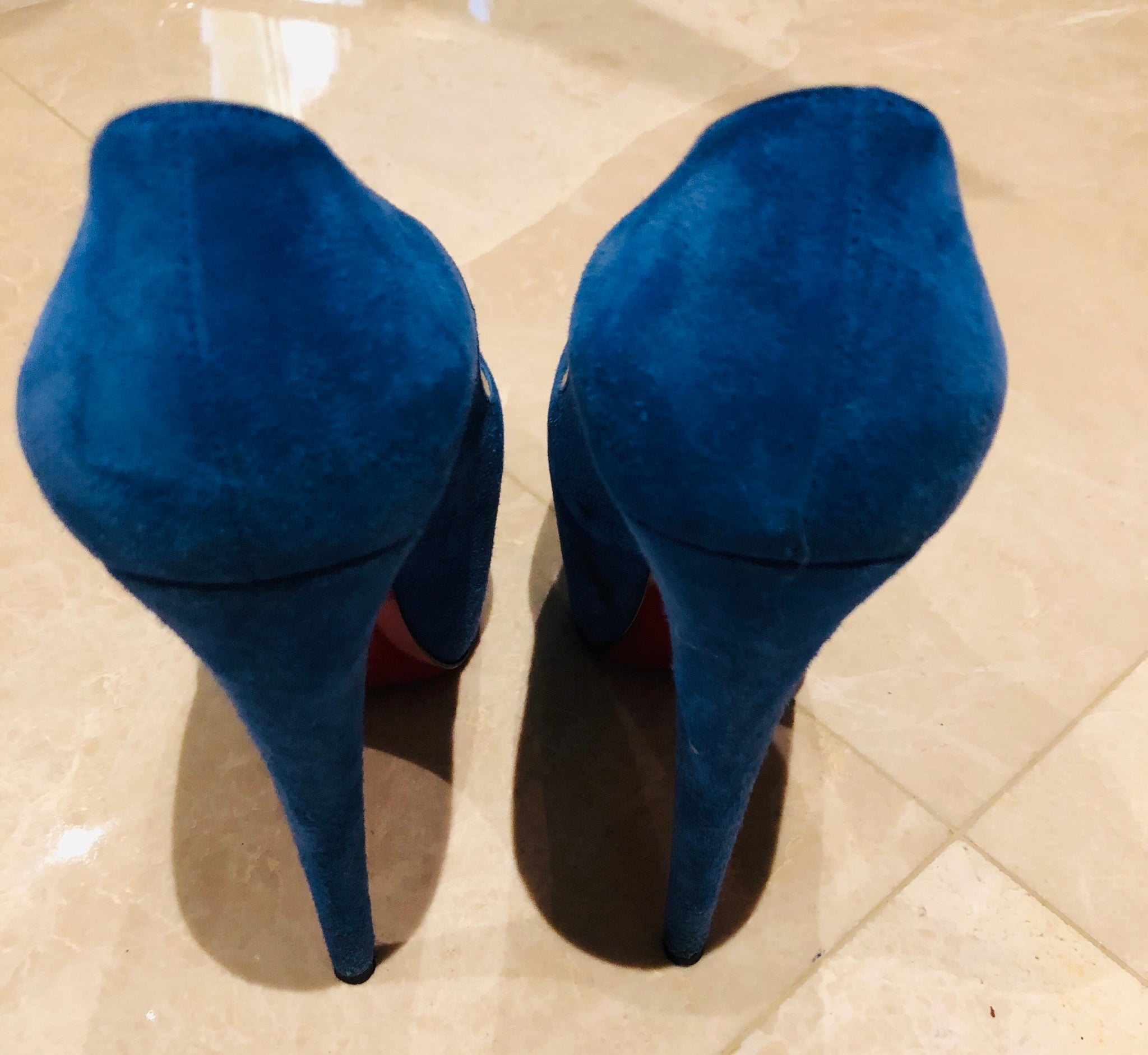 CHRISTIAN LOUBOUTIN Dafodile Blue Suede Pumps Sz 38.5 – Wopsters